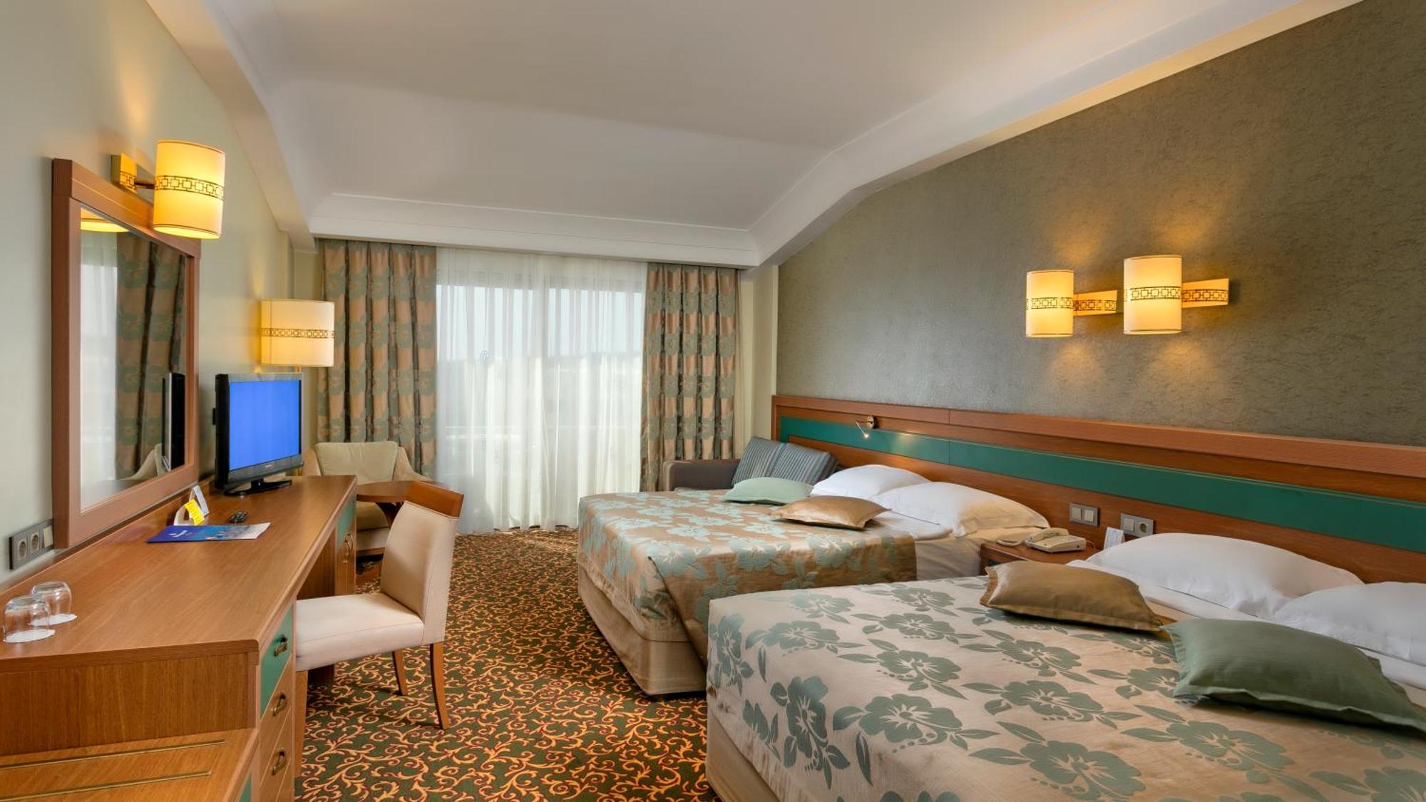Oezkaymak Select Resort Alanya Rum bild